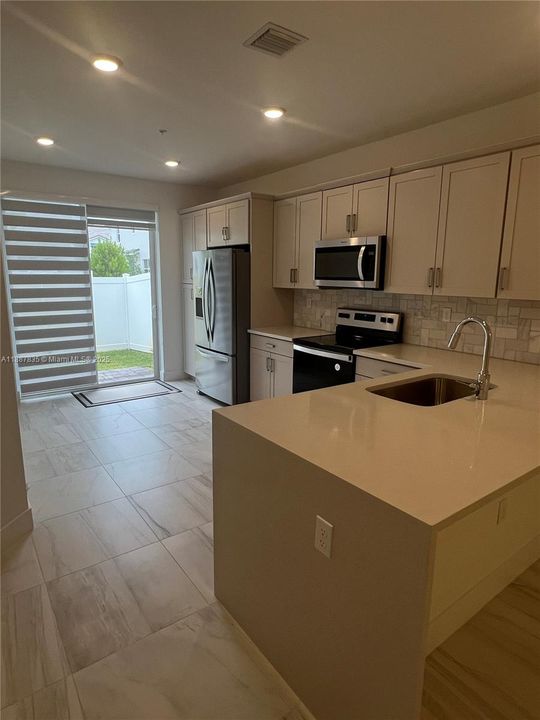 En Renta: $4,000 (4 camas, 2 baños, 2260 Pies cuadrados)