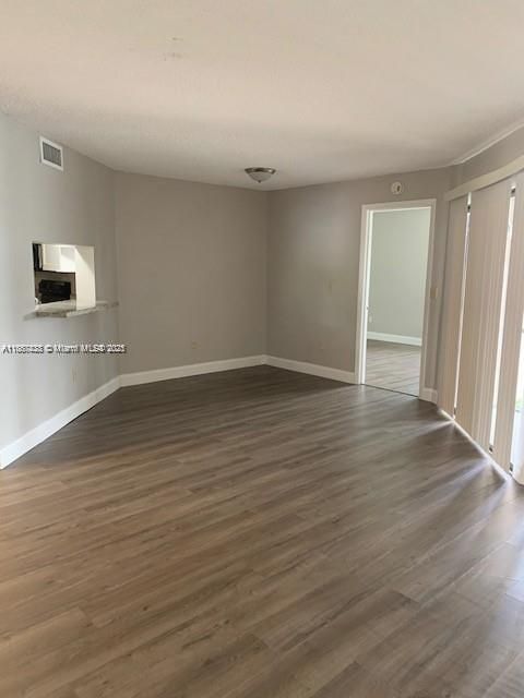 For Sale: $223,000 (2 beds, 2 baths, 970 Square Feet)