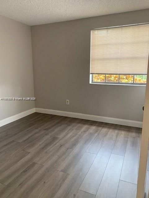 For Sale: $223,000 (2 beds, 2 baths, 970 Square Feet)