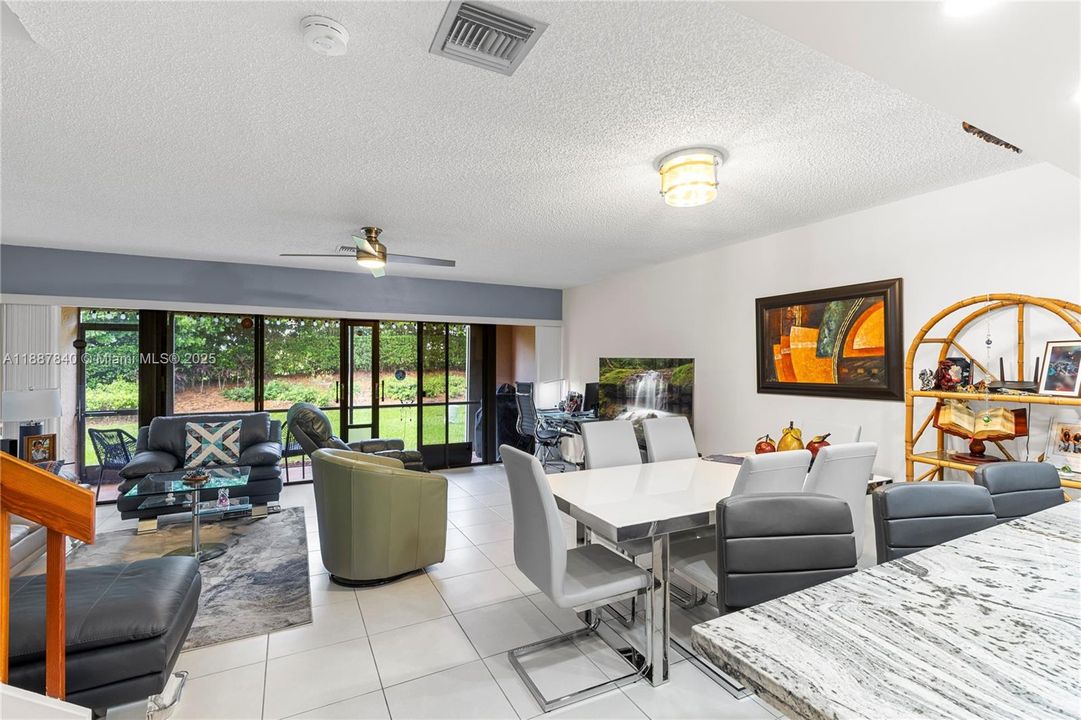 На продажу: $554,900 (3 спален, 2 ванн, 1564 Квадратных фут)