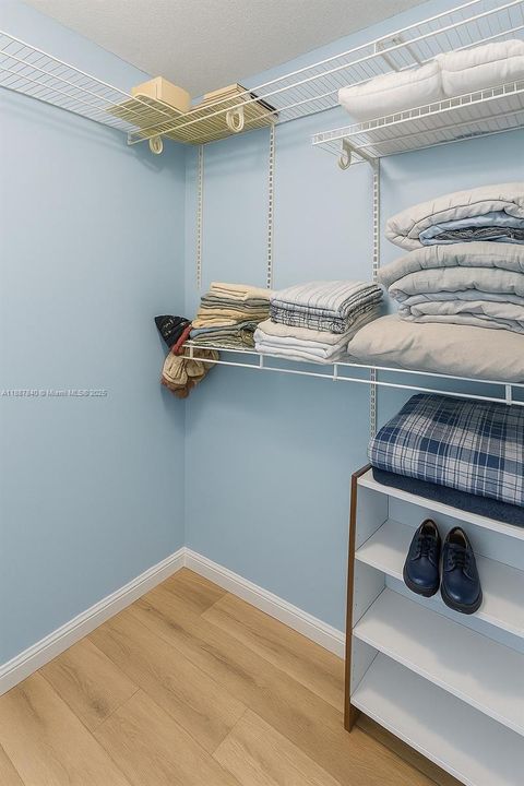 walking closet