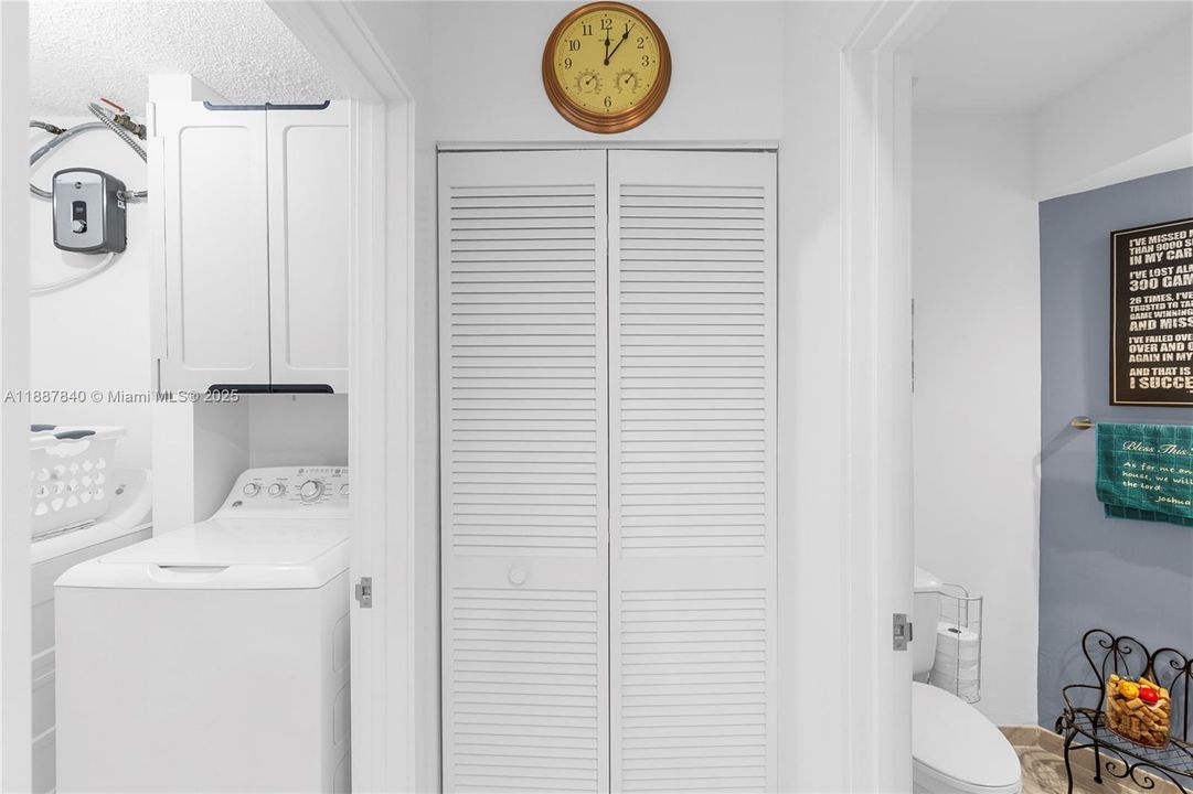 На продажу: $554,900 (3 спален, 2 ванн, 1564 Квадратных фут)