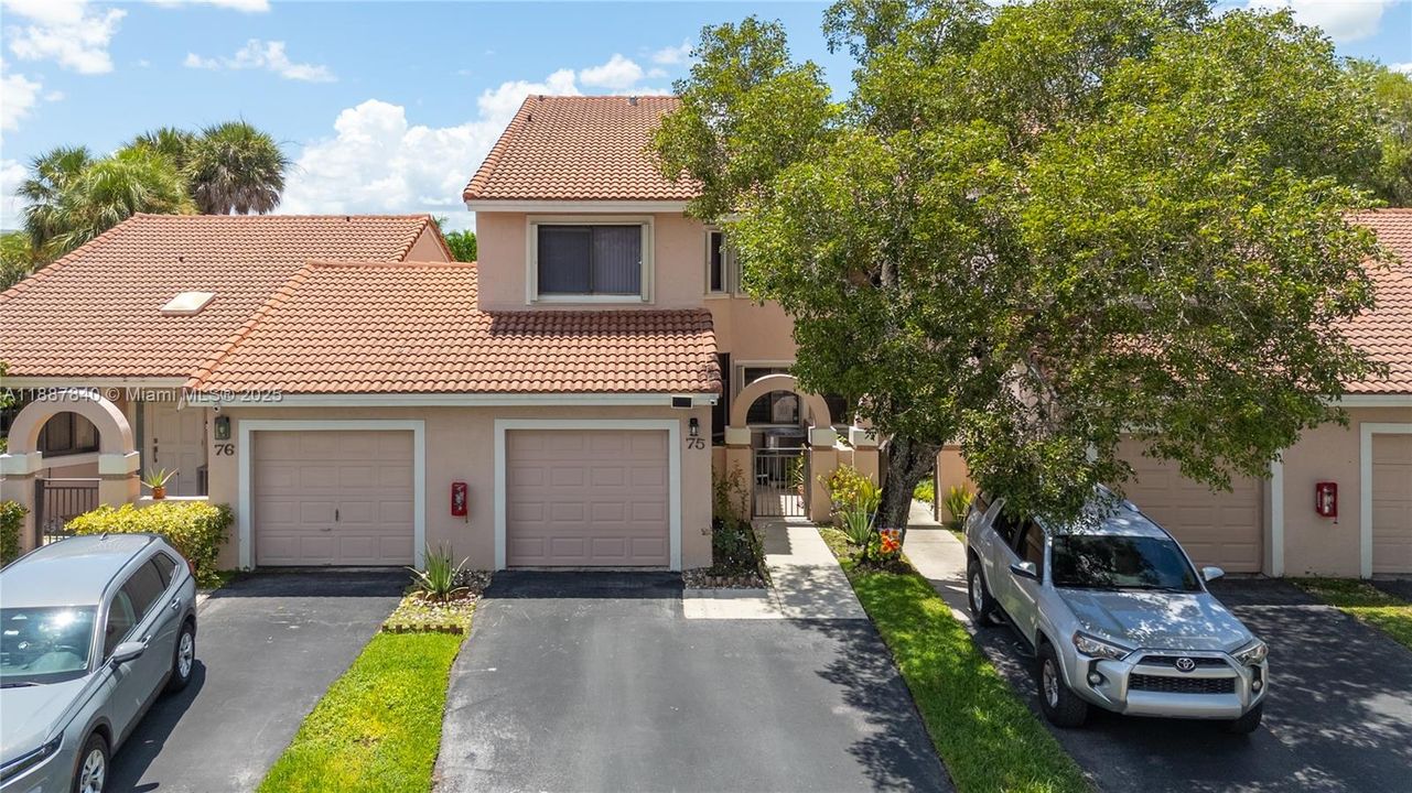 На продажу: $554,900 (3 спален, 2 ванн, 1564 Квадратных фут)