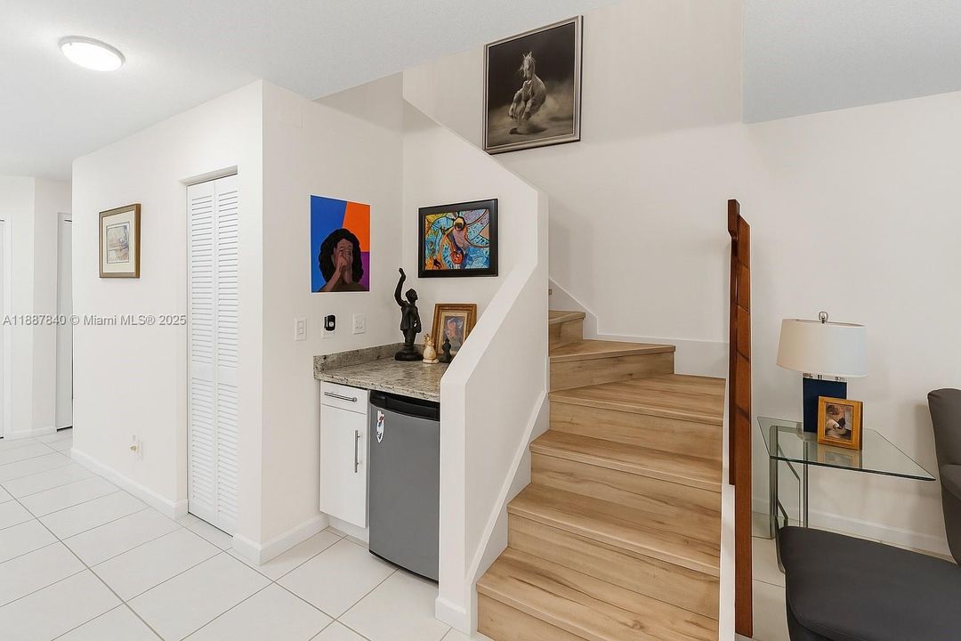 На продажу: $554,900 (3 спален, 2 ванн, 1564 Квадратных фут)