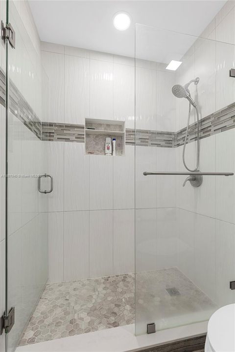 На продажу: $554,900 (3 спален, 2 ванн, 1564 Квадратных фут)