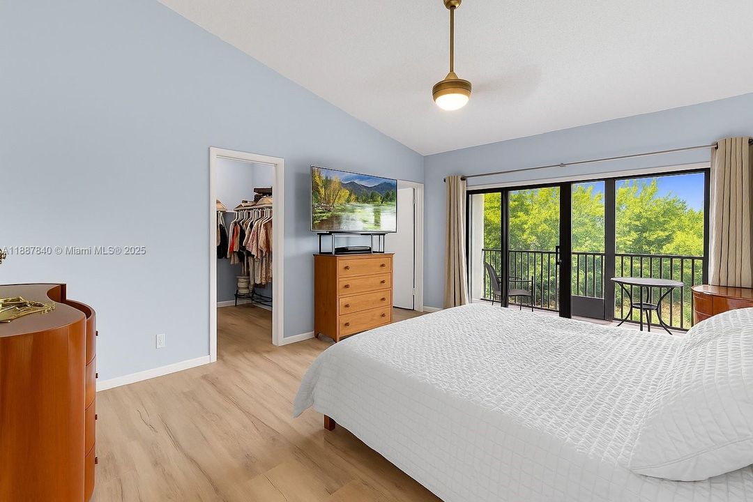 На продажу: $554,900 (3 спален, 2 ванн, 1564 Квадратных фут)