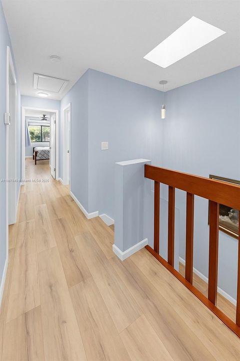 На продажу: $554,900 (3 спален, 2 ванн, 1564 Квадратных фут)