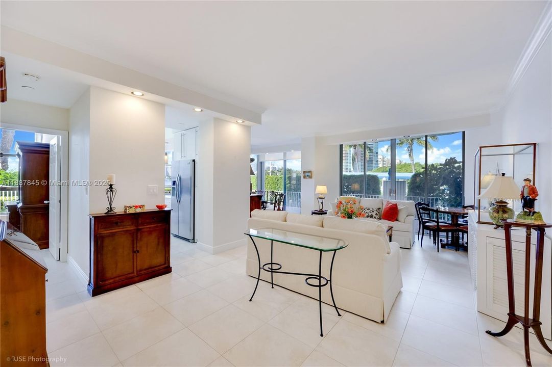 Activo con contrato: $920,000 (3 camas, 2 baños, 1694 Pies cuadrados)