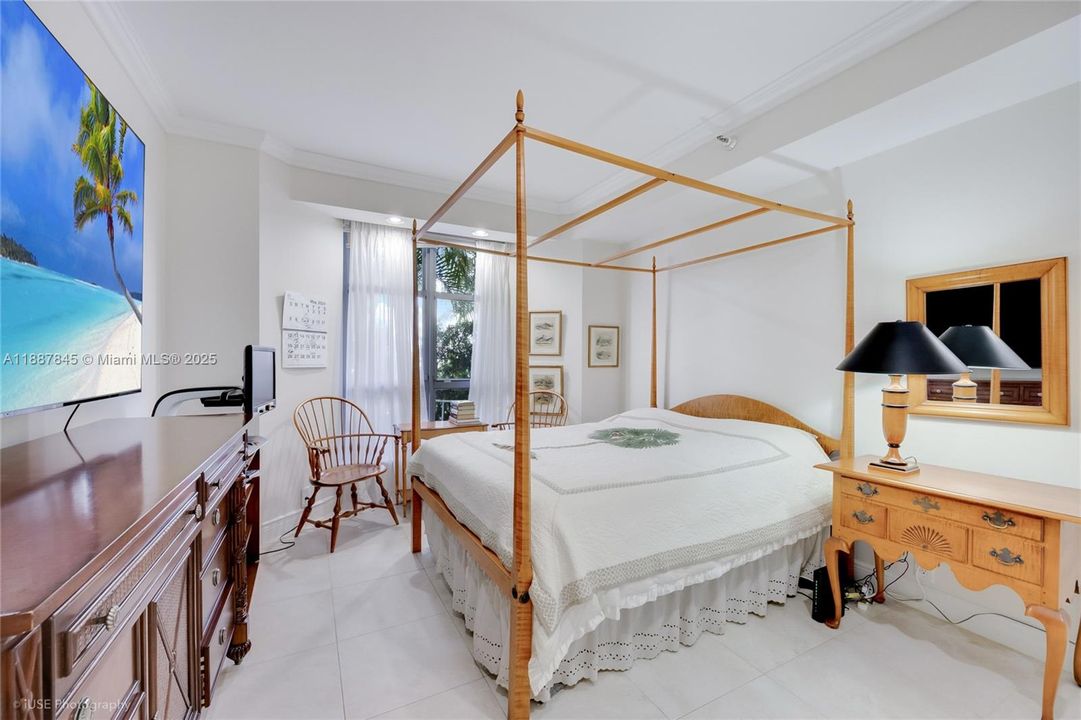 Activo con contrato: $920,000 (3 camas, 2 baños, 1694 Pies cuadrados)