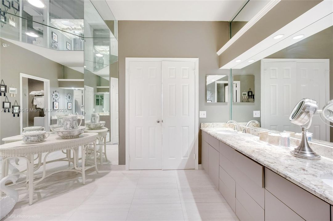 Activo con contrato: $920,000 (3 camas, 2 baños, 1694 Pies cuadrados)