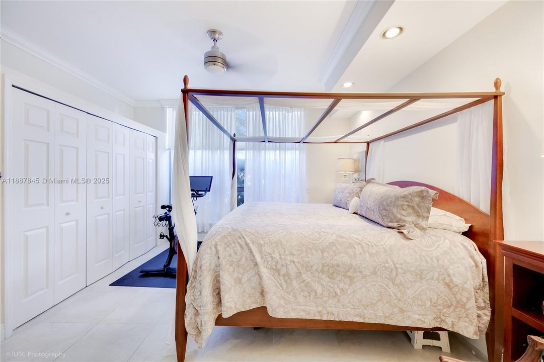 Activo con contrato: $920,000 (3 camas, 2 baños, 1694 Pies cuadrados)