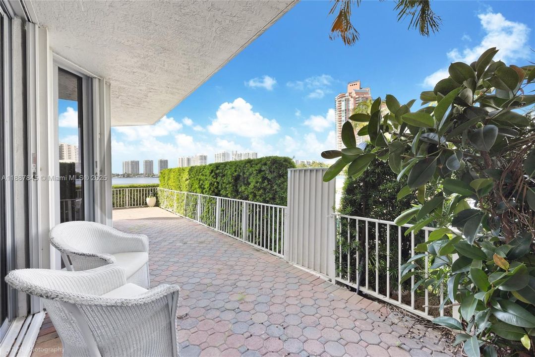 Activo con contrato: $920,000 (3 camas, 2 baños, 1694 Pies cuadrados)