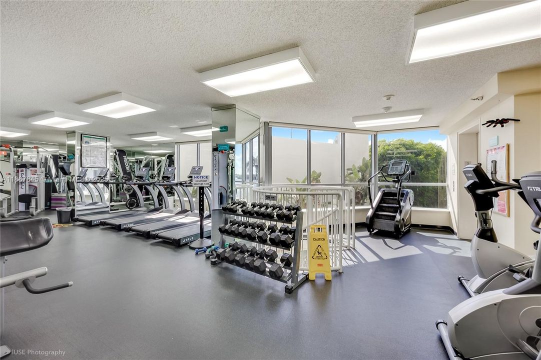 Activo con contrato: $920,000 (3 camas, 2 baños, 1694 Pies cuadrados)