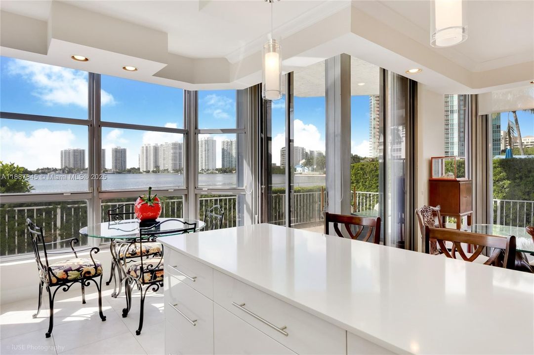 Activo con contrato: $920,000 (3 camas, 2 baños, 1694 Pies cuadrados)