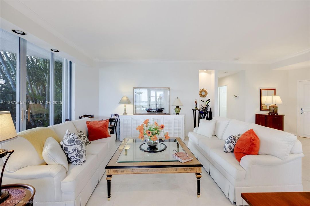 Activo con contrato: $920,000 (3 camas, 2 baños, 1694 Pies cuadrados)