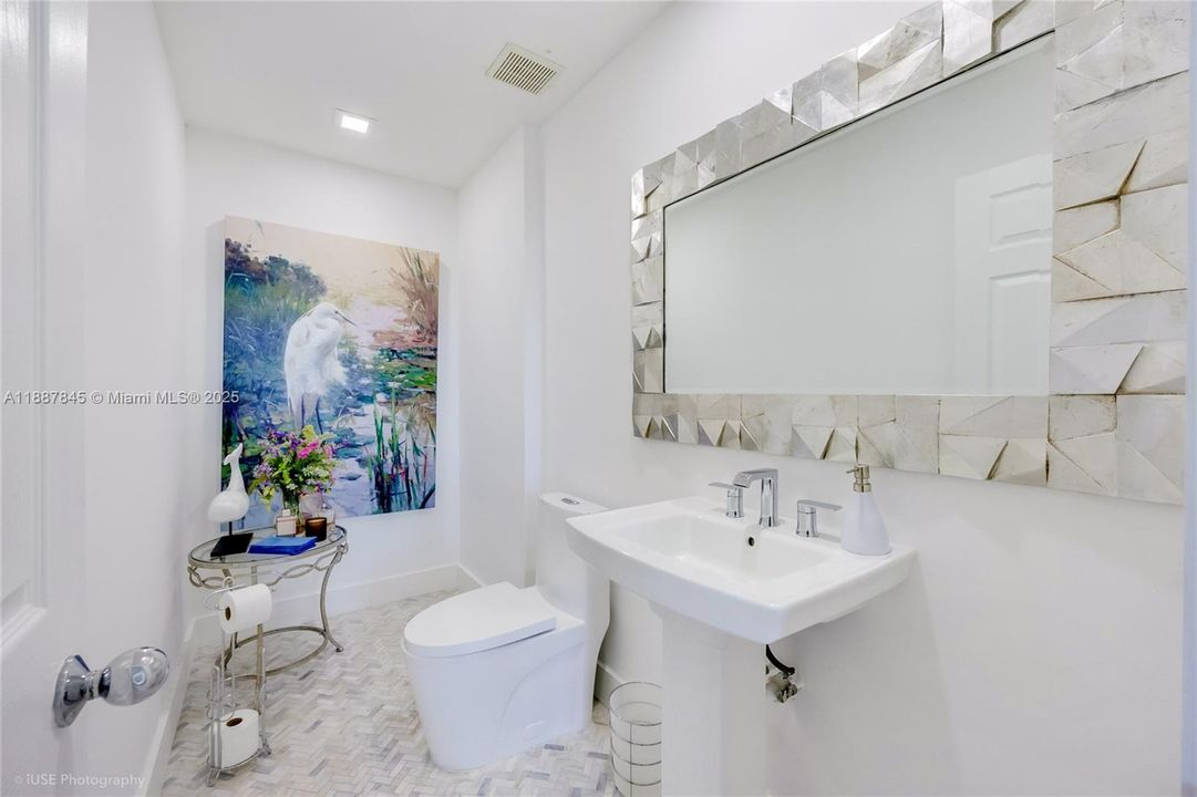 Activo con contrato: $920,000 (3 camas, 2 baños, 1694 Pies cuadrados)