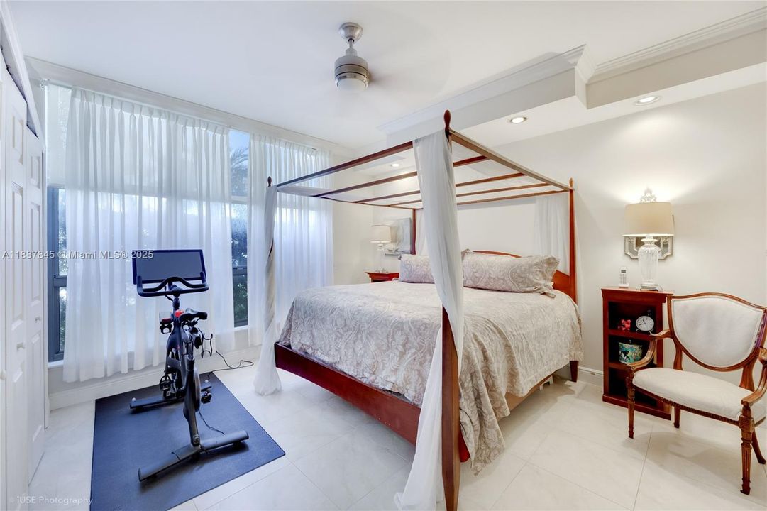 Activo con contrato: $920,000 (3 camas, 2 baños, 1694 Pies cuadrados)