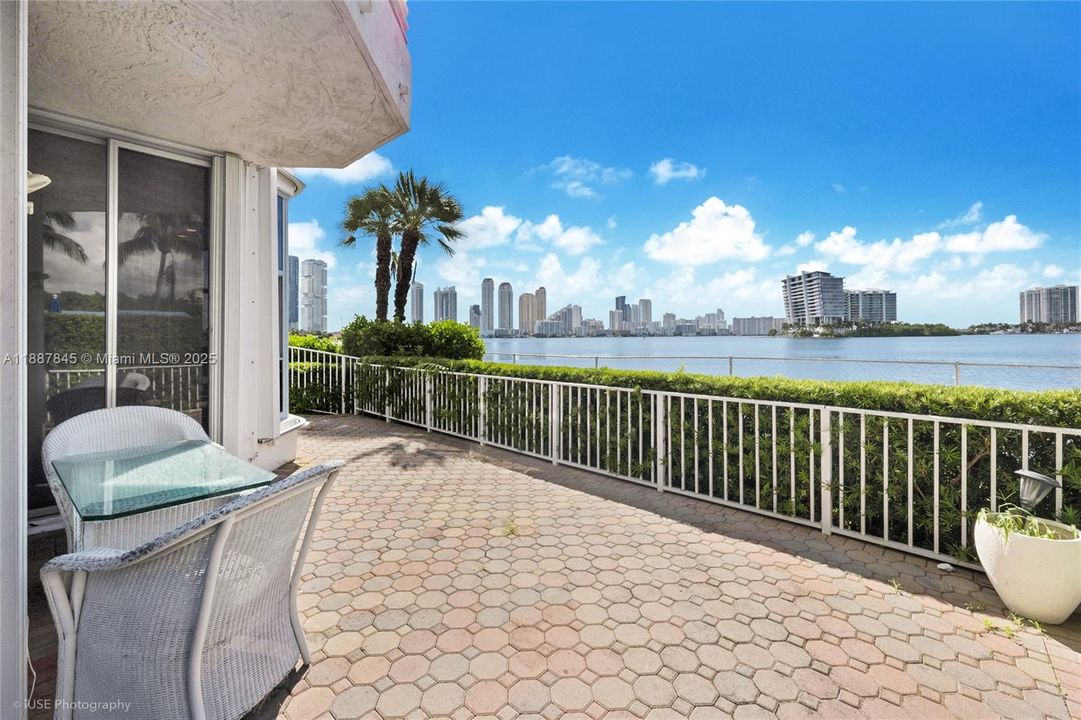 Activo con contrato: $920,000 (3 camas, 2 baños, 1694 Pies cuadrados)