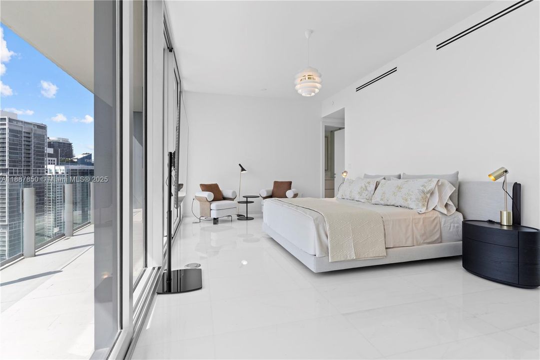 For Rent: $45,000 (5 beds, 5 baths, 3971 Square Feet)