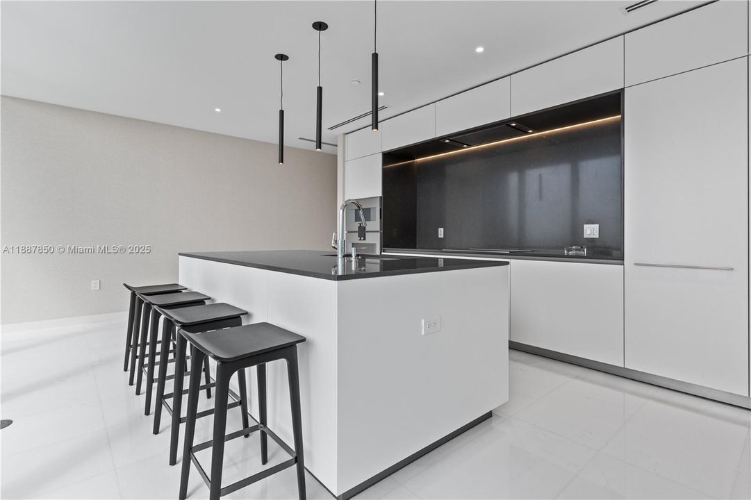 For Rent: $45,000 (5 beds, 5 baths, 3971 Square Feet)