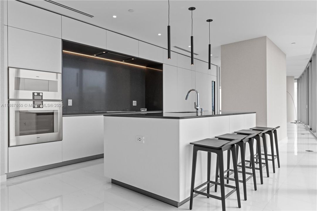 For Rent: $45,000 (5 beds, 5 baths, 3971 Square Feet)