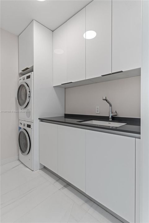 For Rent: $45,000 (5 beds, 5 baths, 3971 Square Feet)