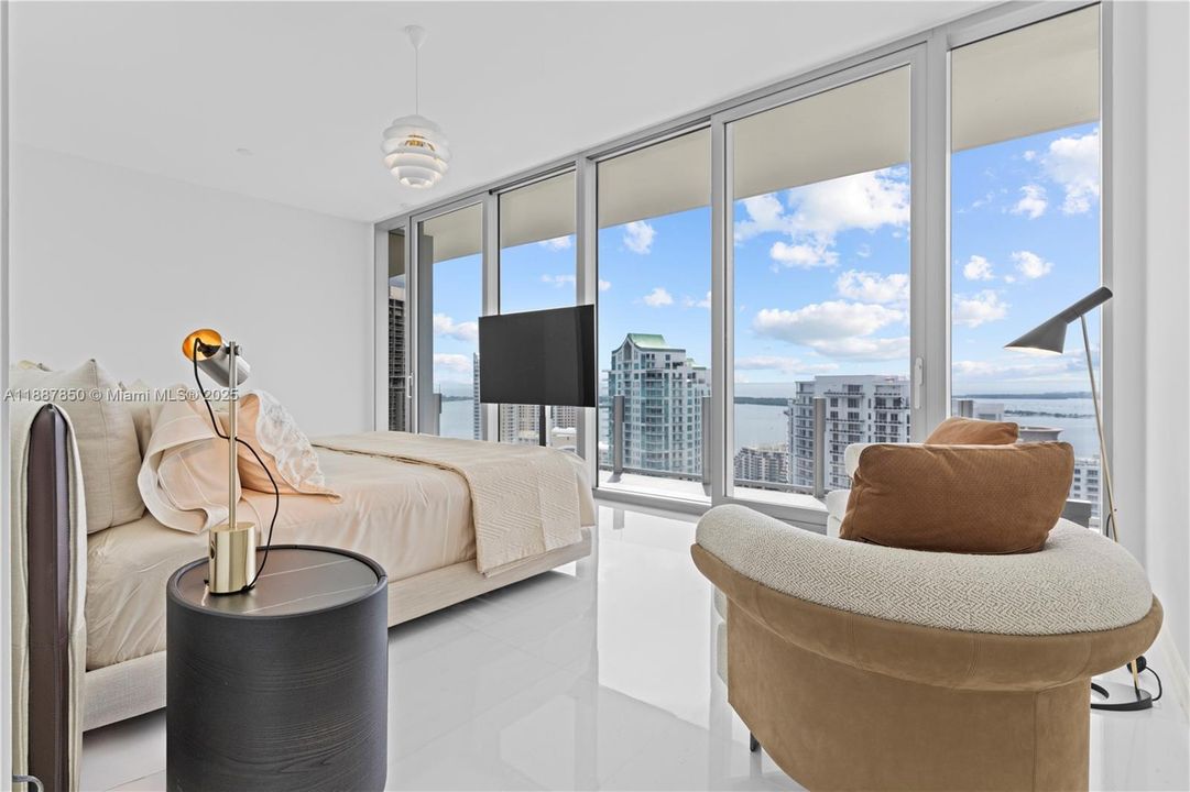 For Rent: $45,000 (5 beds, 5 baths, 3971 Square Feet)