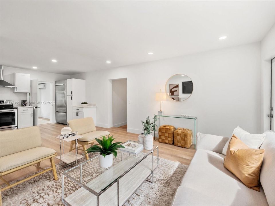 Недавно продано: $430,000 (2 спален, 2 ванн, 1230 Квадратных фут)