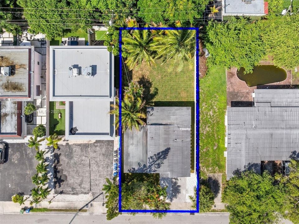 Недавно продано: $430,000 (2 спален, 2 ванн, 1230 Квадратных фут)