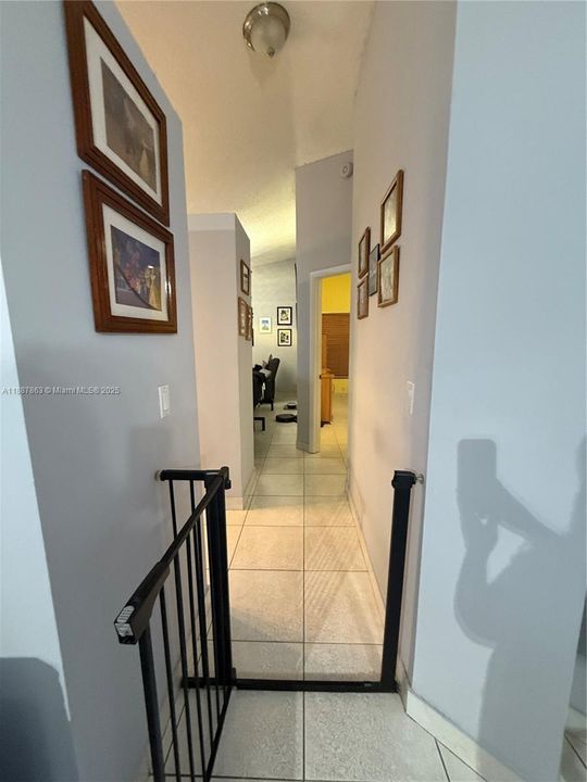 Active With Contract: $499,900 (3 beds, 2 baths, 1379 Square Feet)