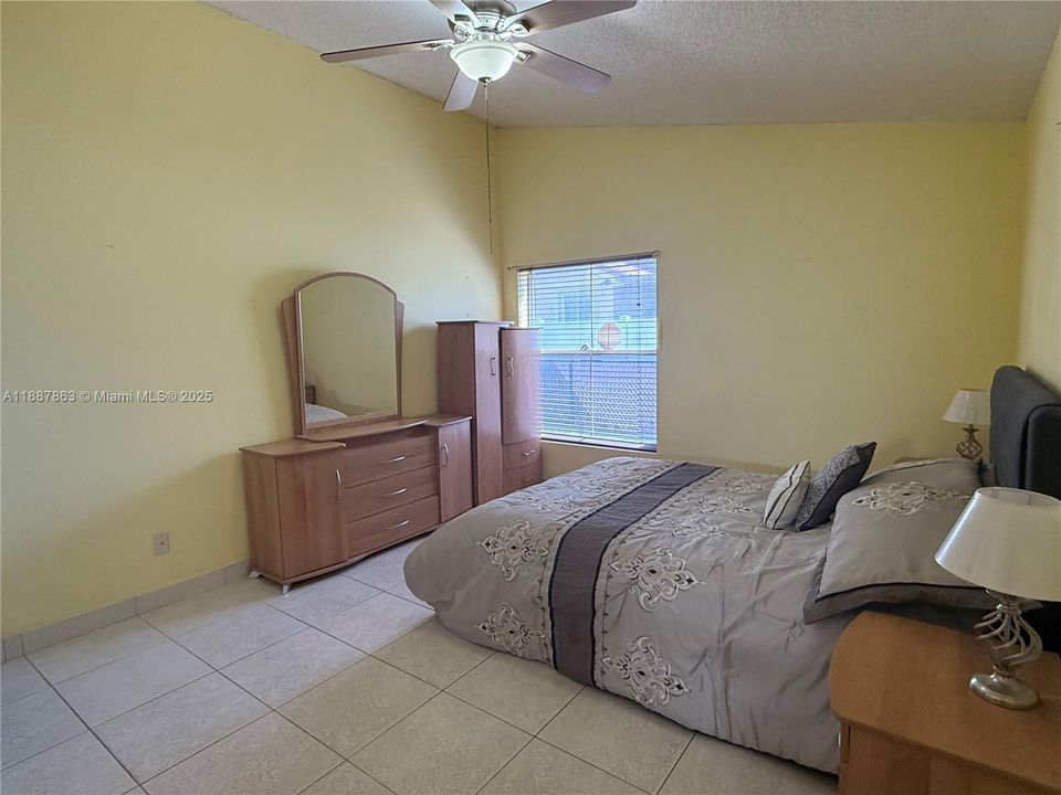 Active With Contract: $499,900 (3 beds, 2 baths, 1379 Square Feet)