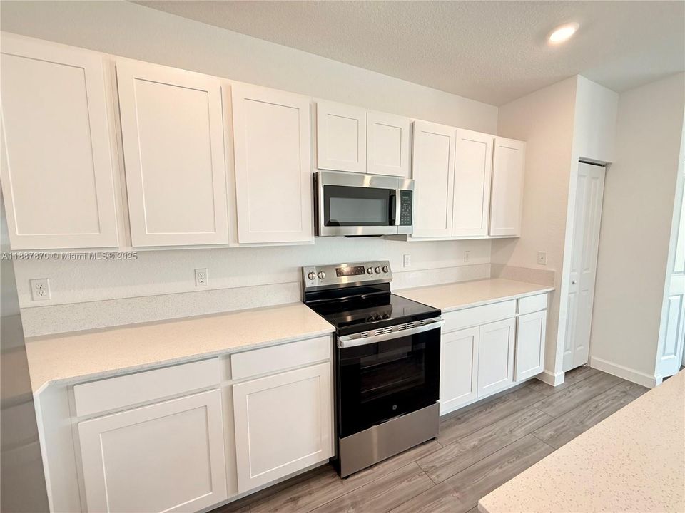 Recientemente alquilado: $2,500 (3 camas, 2 baños, 0 Pies cuadrados)