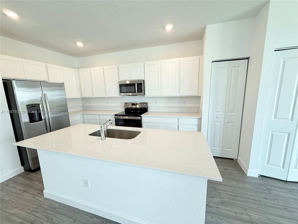 Recientemente alquilado: $2,500 (3 camas, 2 baños, 0 Pies cuadrados)