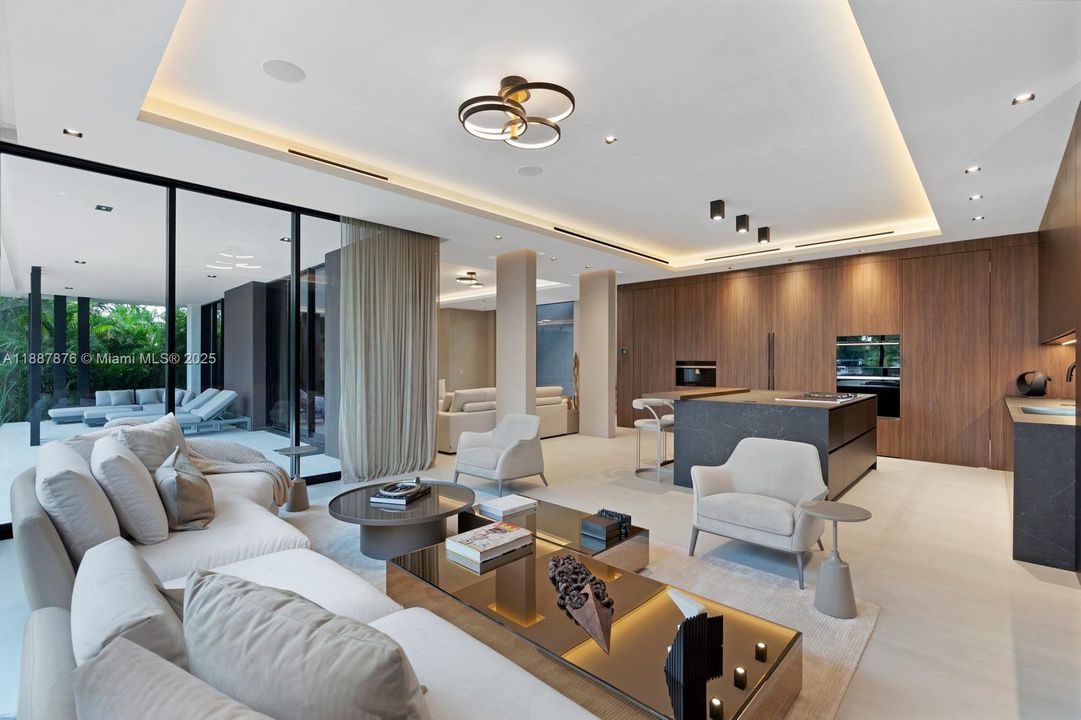 En Venta: $7,899,000 (6 camas, 5 baños, 4547 Pies cuadrados)