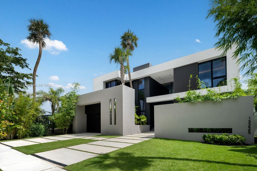 En Venta: $7,899,000 (6 camas, 5 baños, 4547 Pies cuadrados)