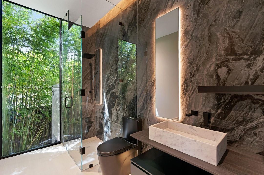 En Venta: $7,899,000 (6 camas, 5 baños, 4547 Pies cuadrados)