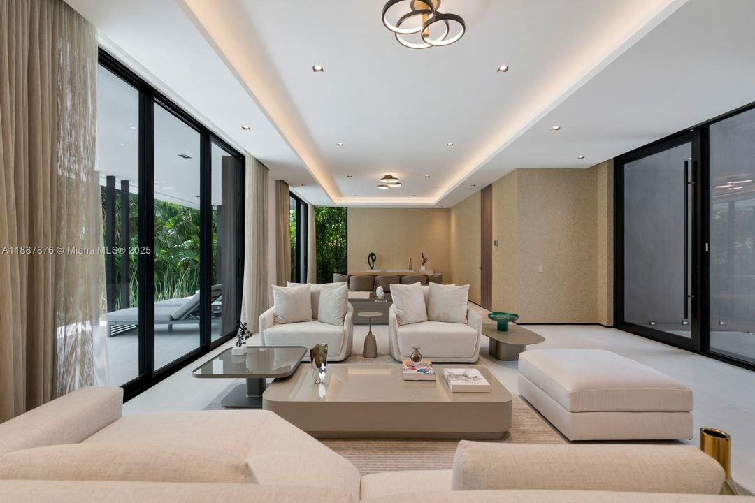 En Venta: $7,899,000 (6 camas, 5 baños, 4547 Pies cuadrados)