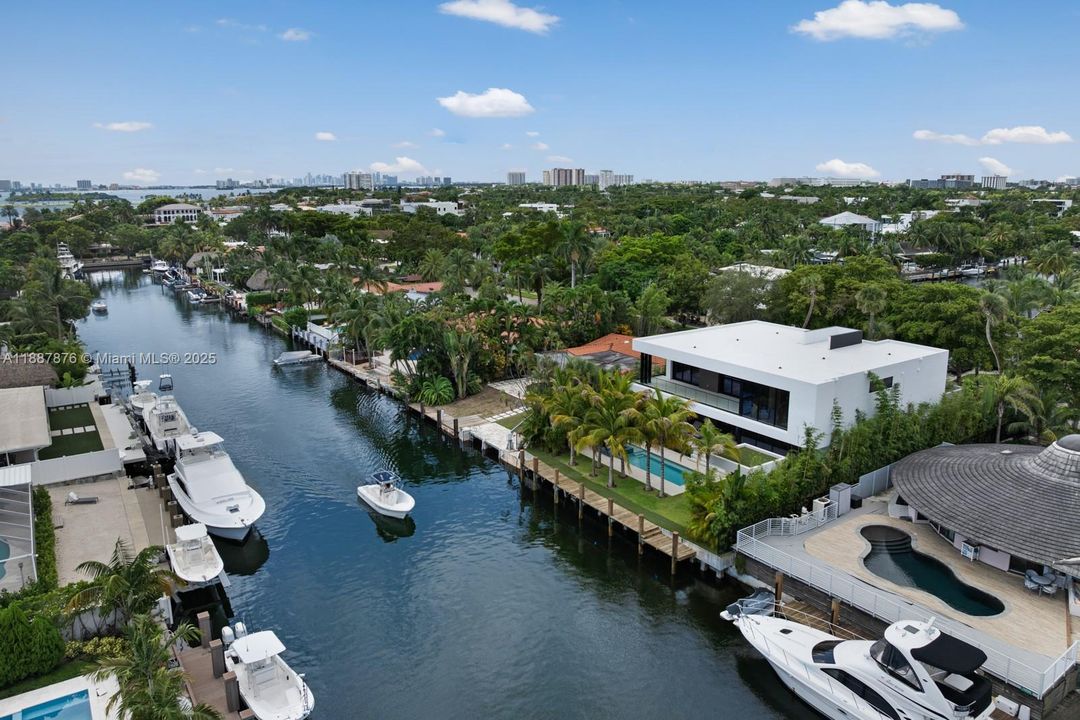 En Venta: $7,899,000 (6 camas, 5 baños, 4547 Pies cuadrados)