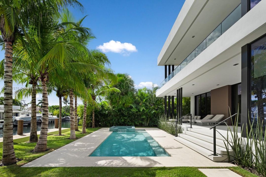 En Venta: $7,899,000 (6 camas, 5 baños, 4547 Pies cuadrados)