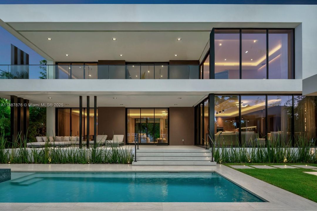 En Venta: $7,899,000 (6 camas, 5 baños, 4547 Pies cuadrados)