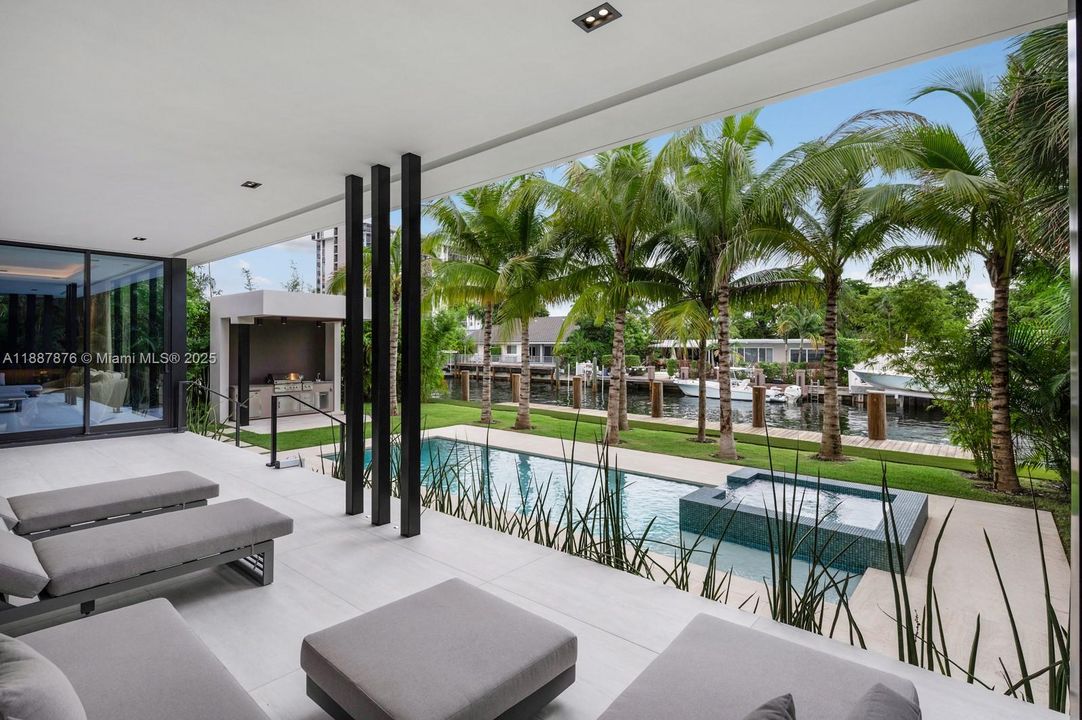 En Venta: $7,899,000 (6 camas, 5 baños, 4547 Pies cuadrados)