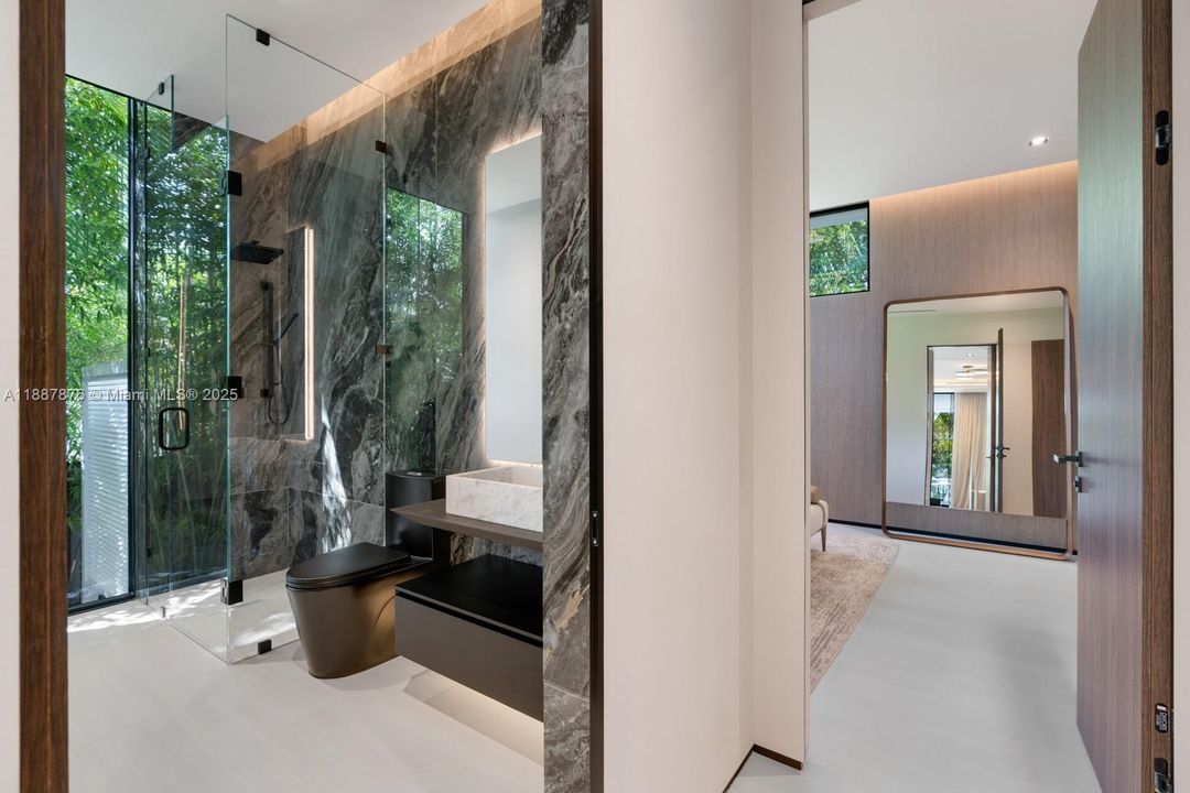 En Venta: $7,899,000 (6 camas, 5 baños, 4547 Pies cuadrados)