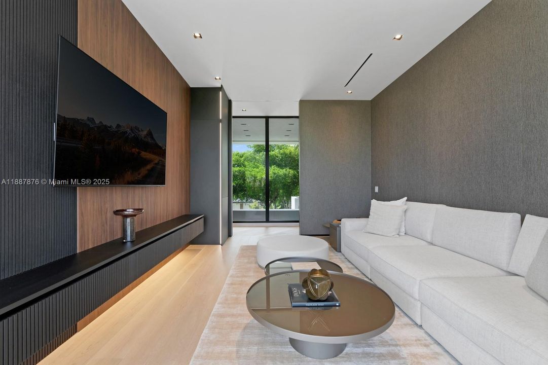 En Venta: $7,899,000 (6 camas, 5 baños, 4547 Pies cuadrados)