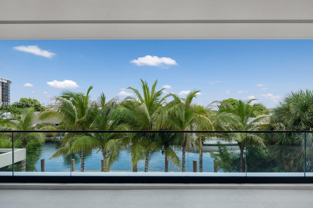 En Venta: $7,899,000 (6 camas, 5 baños, 4547 Pies cuadrados)