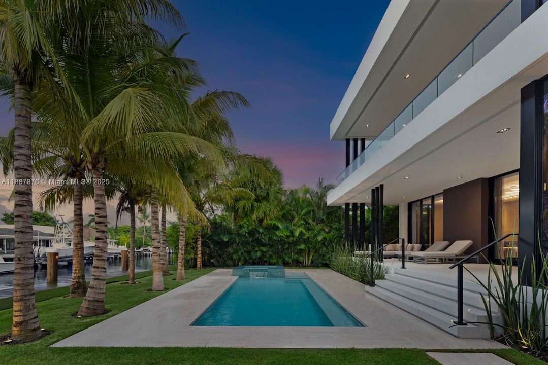 En Venta: $7,899,000 (6 camas, 5 baños, 4547 Pies cuadrados)