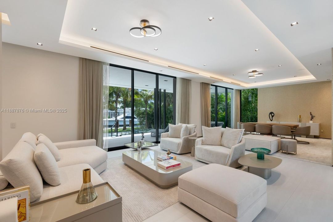 En Venta: $7,899,000 (6 camas, 5 baños, 4547 Pies cuadrados)