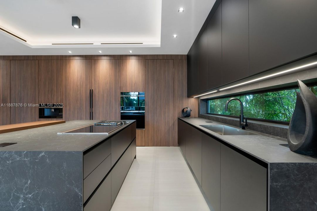 En Venta: $7,899,000 (6 camas, 5 baños, 4547 Pies cuadrados)