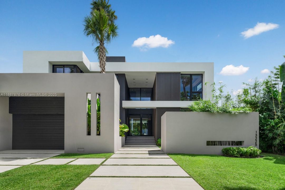 En Venta: $7,899,000 (6 camas, 5 baños, 4547 Pies cuadrados)