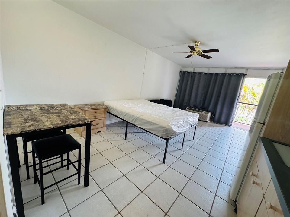 На продажу: $58,000 (0 спален, 1 ванн, 300 Квадратных фут)