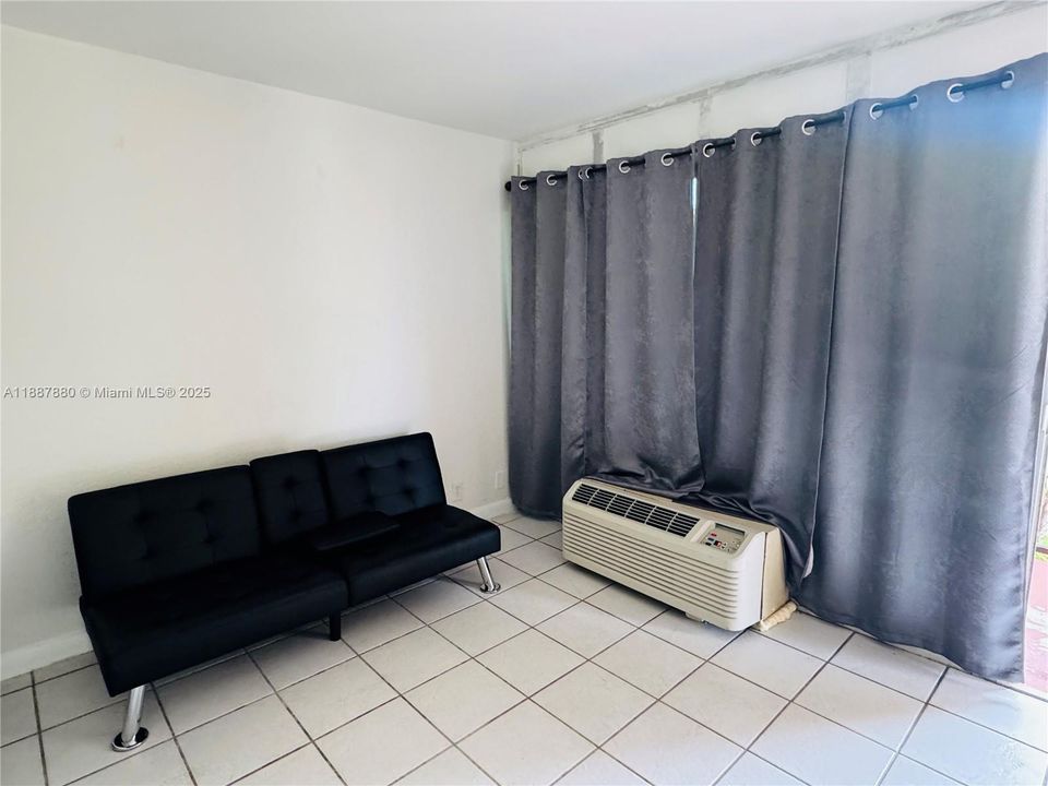 На продажу: $58,000 (0 спален, 1 ванн, 300 Квадратных фут)